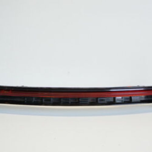 2019 2020 PORSCHE MACAN REAR CENTER TAIL LIGHT REFLECTOR 95B-945-208 *P1198*