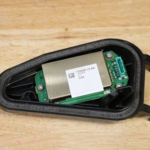 OEM Porsche Cayenne Panamera LED Voltage Regulator Module 170033-00 AD