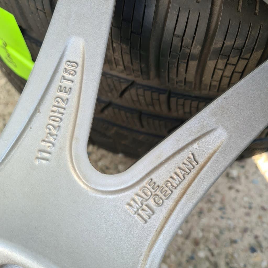 A set of four original 19-inch rims with tires - Image 14