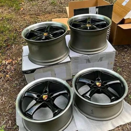 Staggered Victor equipment Wheels Turismo 19.