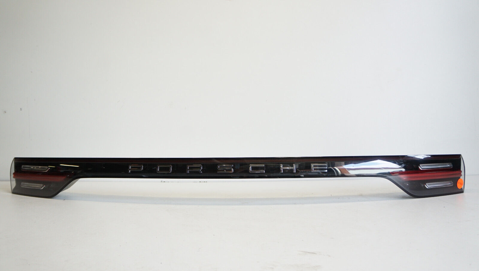 Porsche 9Y0 Cayenne E3 Tail Light LED Center B0839